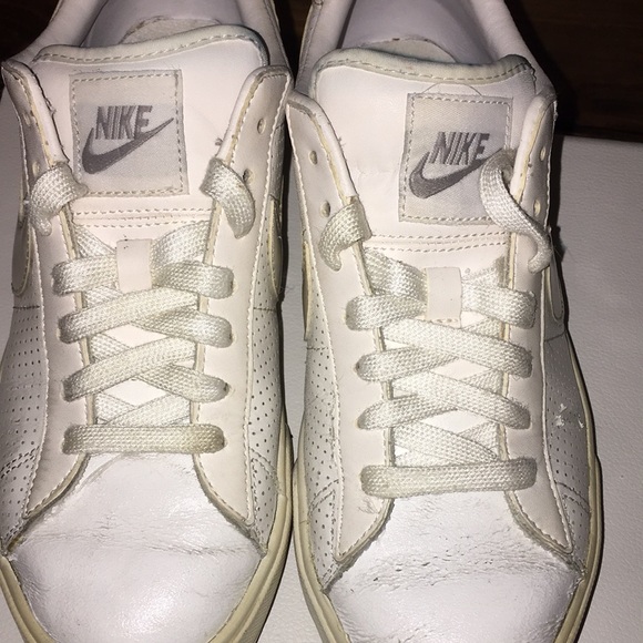 Vintage Nike Lace-Up Sweet Classic Low-cut Leather sneakers - Picture 3 of 6